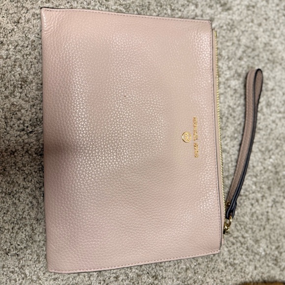 Michael Kors pink pebbled leather wristlet clutch - Picture 4 of 9
